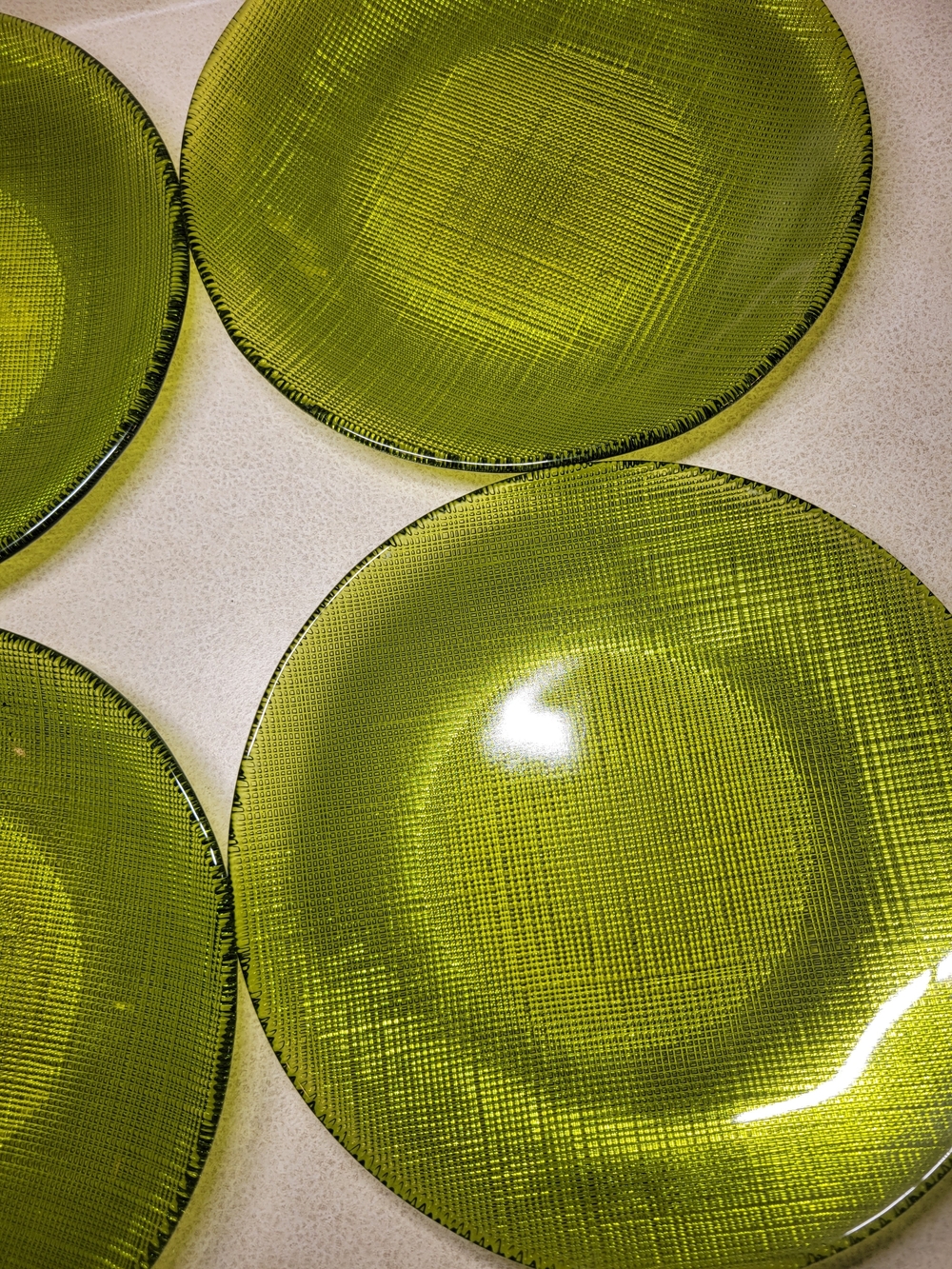 Vintage Anchor Hocking Soreno Avocado Green  8 1/2 Inch Glass Plates - Set of 6 - Picture 5 of 7